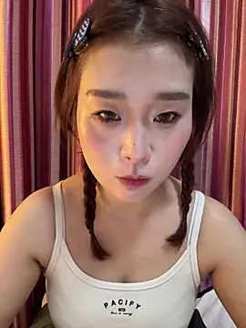 Snapshot of A-cola chatting on February 24, 8:37 am A-cola online show from February 24, 8:37 am