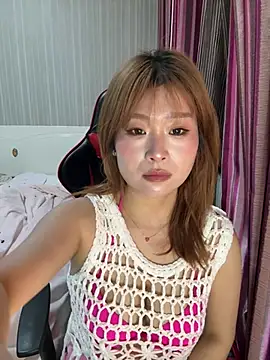Snapshot of A-cola chatting on April 18, 2:08 pm A-cola online show from April 18, 2:08 pm