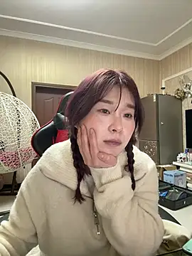 Snapshot of A-cola chatting on February 9, 3:21 pm A-cola online show from February 9, 3:21 pm