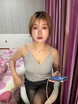 Snapshot of A-cola chatting on April 30, 2:02 pm A-cola online show from April 30, 2:02 pm