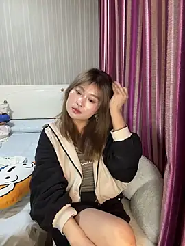 Snapshot of A-cola chatting on June 18, 8:35 am A-cola online show from June 18, 8:35 am