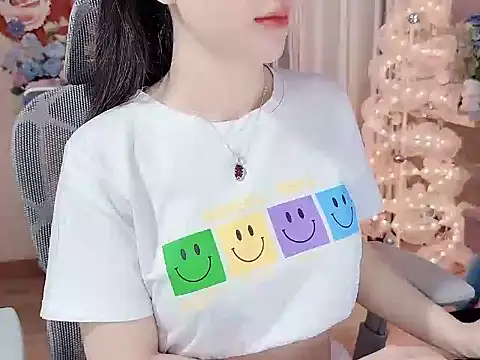 Snapshot of Agnelyn___ chatting on May 30, 1:34 am Agnelyn online show from May 30, 1:34 am