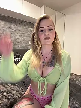 Kedi Kiss online show from February 10, 3:11 pm