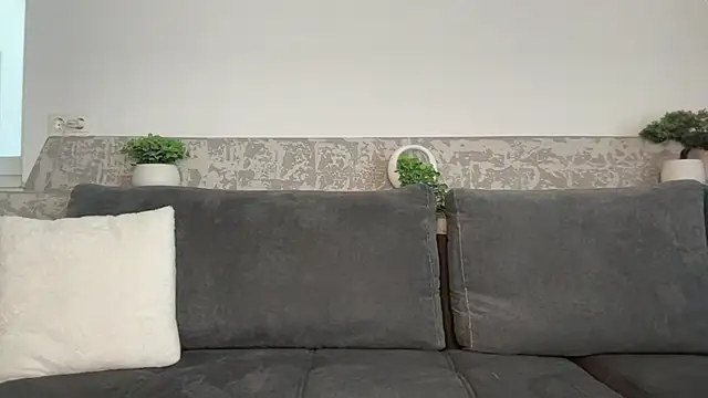 Kedi Kiss online show from February 24, 7:20 am