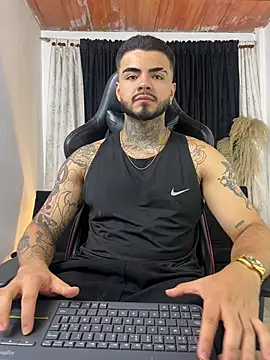 Benjii Carter1 online show from April 14, 2:05 am