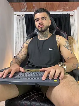 Benjii Carter1 online show from April 25, 2:14 am