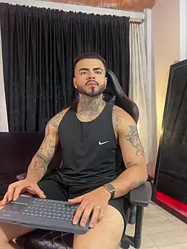 Snapshot of Benjii_Carter1 chatting on February 26, 4:01 am Benjii Carter1 online show from February 26, 4:01 am