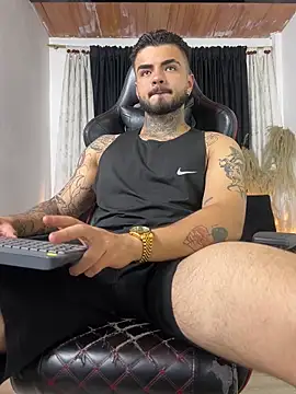 Benjii Carter1 online show from May 7, 2:16 am