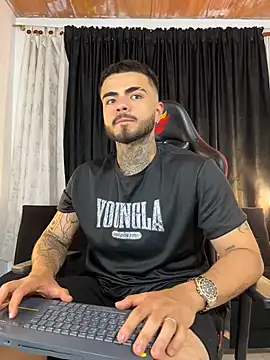 Benjii Carter1 online show from March 6, 3:45 am