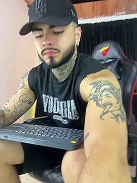 Benjii Carter1 online show from March 26, 3:16 am