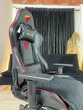 Benjii Carter1 online show from April 18, 2:03 am