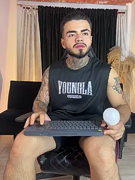 Benjii Carter1 online show from April 8, 2:24 am