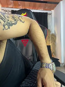 Benjii Carter1 online show from April 10, 3:24 am