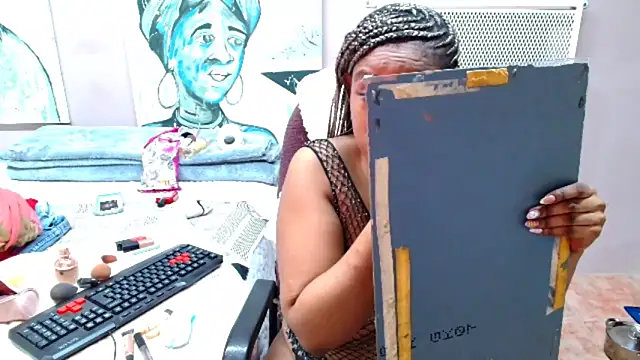 TyraHotxxx online show from April 14, 6:18 am