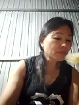 Snapshot of Kiss_love2 chatting on May 24, 4:07 pm Kiss love2 online show from May 24, 4:07 pm