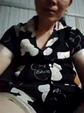 Snapshot of Kiss_love2 chatting on May 27, 2:46 pm Kiss love2 online show from May 27, 2:46 pm
