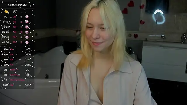 Snapshot of EmilyTrase chatting on February 27, 1:17 am EmilyTrase online show from February 27, 1:17 am