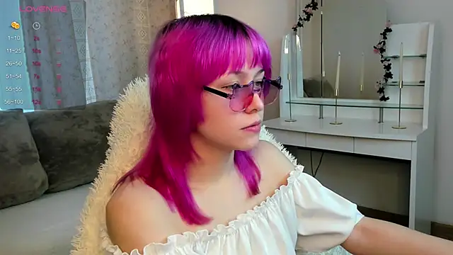 EmilyTrase online show from May 17, 1:16 am