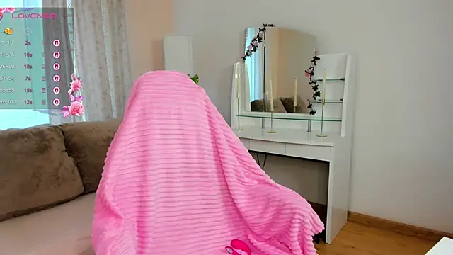 EmilyTrase online show from May 4, 1:31 am