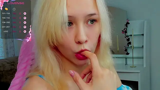 EmilyTrase online show from May 5, 1:08 am