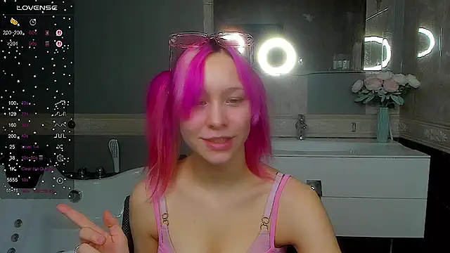 EmilyTrase online show from March 26, 3:49 am