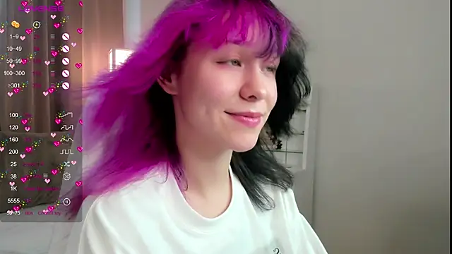 Snapshot of EmilyTrase chatting on June 28, 1:12 am EmilyTrase online show from June 28, 1:12 am