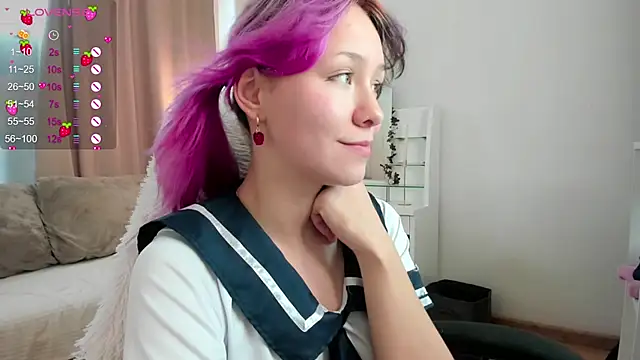 Snapshot of EmilyTrase chatting on July 7, 6:47 am EmilyTrase online show from July 7, 6:47 am