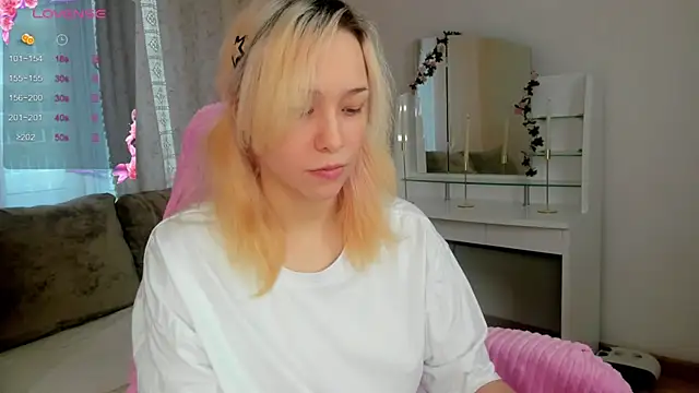 EmilyTrase online show from May 6, 1:09 am
