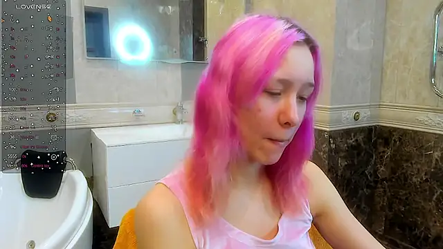 EmilyTrase online show from March 29, 1:07 am