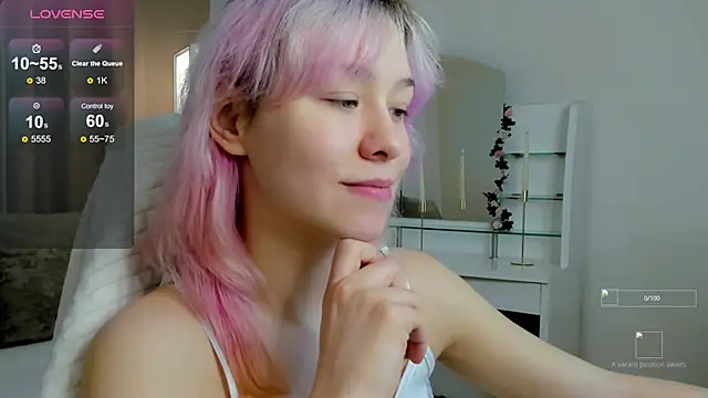 Snapshot of EmilyTrase chatting on June 12, 1:14 am EmilyTrase online show from June 12, 1:14 am