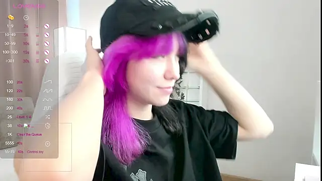 Snapshot of EmilyTrase chatting on June 27, 1:11 am EmilyTrase online show from June 27, 1:11 am