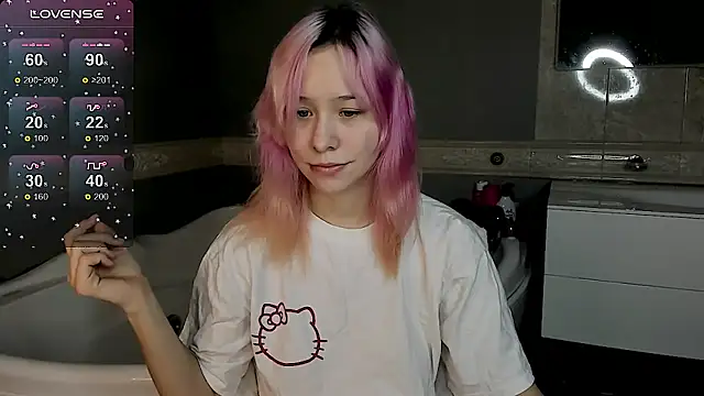 EmilyTrase online show from April 9, 1:18 am