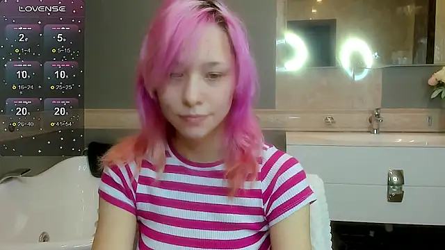 EmilyTrase online show from April 5, 1:23 am