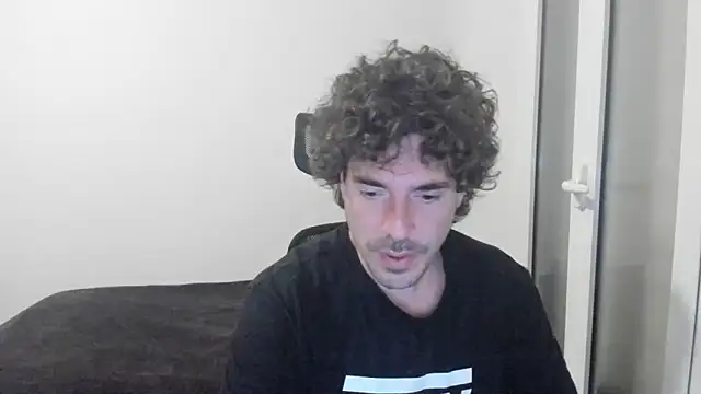 Snapshot of joaquin420_hot chatting on February 25, 11:59 pm joaquin420 hot online show from February 25, 11:59 pm