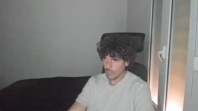 Snapshot of joaquin420_hot chatting on February 28, 11:21 am joaquin420 hot online show from February 28, 11:21 am