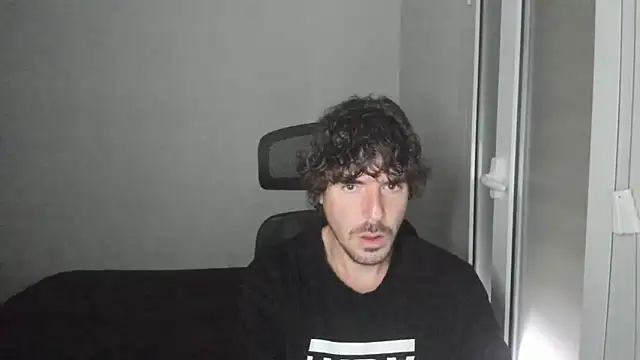 Snapshot of joaquin420_hot chatting on February 17, 3:31 pm joaquin420 hot online show from February 17, 3:31 pm