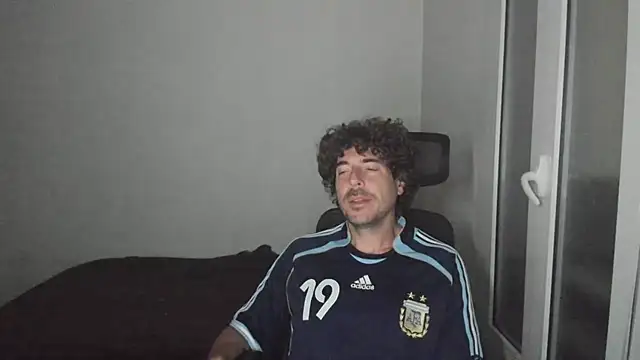 Snapshot of joaquin420_hot chatting on March 2, 5:08 am joaquin420 hot online show from March 2, 5:08 am