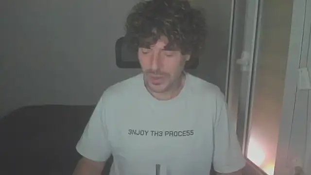 Snapshot of joaquin420_hot chatting on February 13, 10:37 am joaquin420 hot online show from February 13, 10:37 am