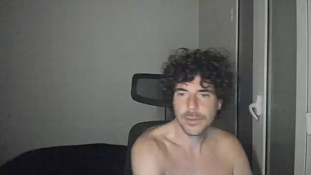 Snapshot of joaquin420_hot chatting on February 27, 6:13 am joaquin420 hot online show from February 27, 6:13 am