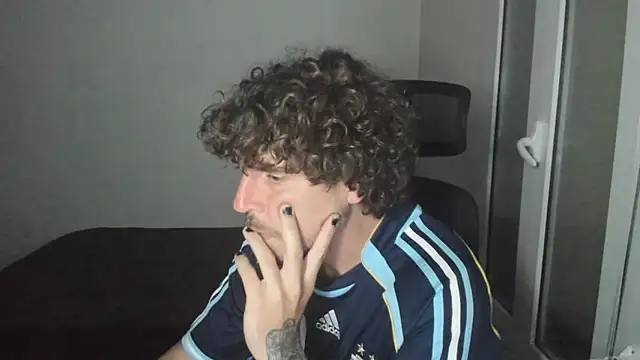 Snapshot of joaquin420_hot chatting on March 1, 7:47 pm joaquin420 hot online show from March 1, 7:47 pm