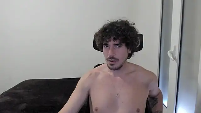 Snapshot of joaquin420_hot chatting on February 21, 10:06 am joaquin420 hot online show from February 21, 10:06 am