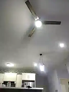 18lue85 online show from March 15, 3:08 pm