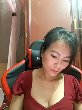 Snapshot of Aly_live chatting on February 14, 7:52 am Aly live online show from February 14, 7:52 am