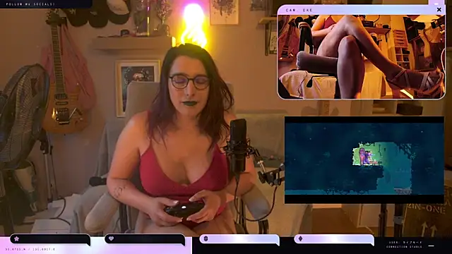 Snapshot of thea_cake chatting on May 3, 6:55 pm thea cake online show from May 3, 6:55 pm
