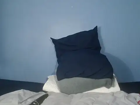 Sweet-Bella17 online show from March 5, 6:48 pm