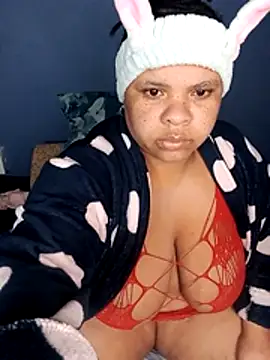 Sweet-Bella17 online show from July 14, 3:00 am