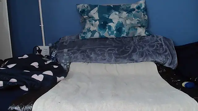 Sweet-Bella17 online show from June 10, 2:24 am