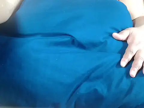 Sweet-Bella17 online show from February 26, 8:53 pm