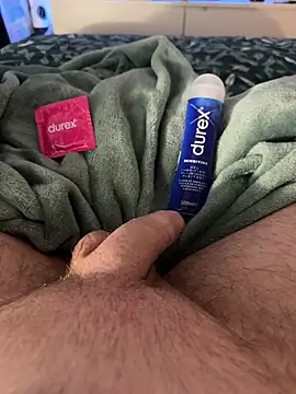 Snapshot of Thomascrtz chatting on February 22, 10:33 pm Thomascrtz online show from February 22, 10:33 pm