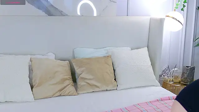 Snapshot of Abigail_Forland chatting on February 27, 5:07 am Abigail Forland online show from February 27, 5:07 am